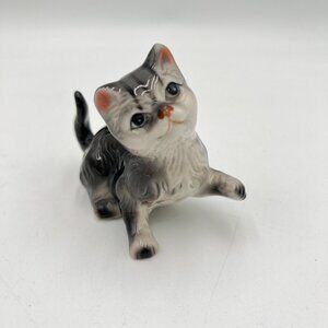 Cat- Kitten- Figurine- Tabby Vintage ceramic